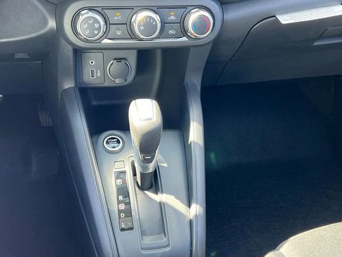 New 2025 Nissan Kicks Play S image 17