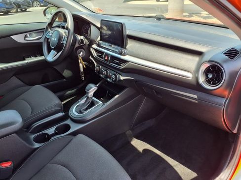 Used 2022 Kia Forte LXS w/ LXS Technology Package FWD image 17