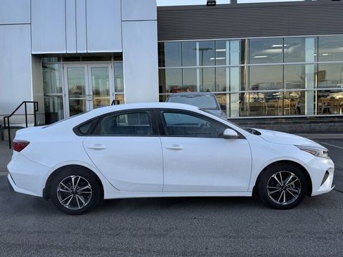 Used 2023 Kia Forte LXS w/ LXS Technology Package image 34