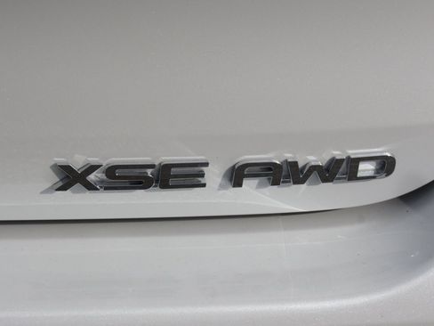 New 2025 Toyota Highlander XSE image 8