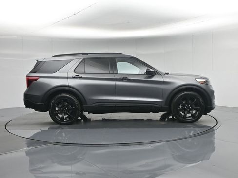 Certified 2023 Ford Explorer ST-Line w/ Class IV Trailer Tow Package RWD image 32