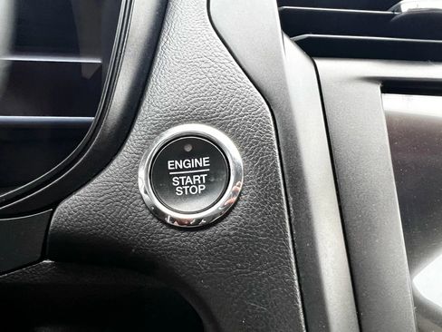 Used 2018 Ford Fusion SE w/ Equipment Group 201A image 38