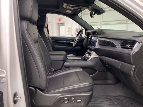 Used 2023 GMC Yukon XL Denali w/ Denali Reserve Package image 18