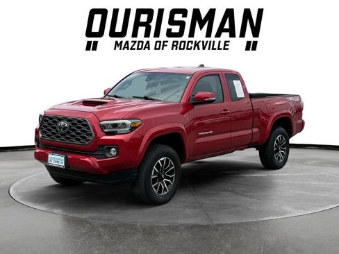 Used 2020 Toyota Tacoma TRD Sport w/ TRD Premium Sport Package AWD/4WD image 2