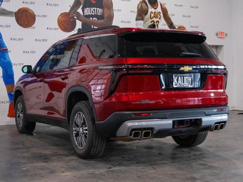 Used 2025 Chevrolet Traverse LT image 22
