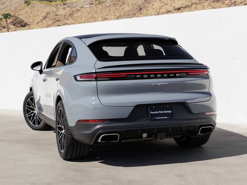 Certified 2026 Porsche Cayenne Coupe AWD/4WD image 3