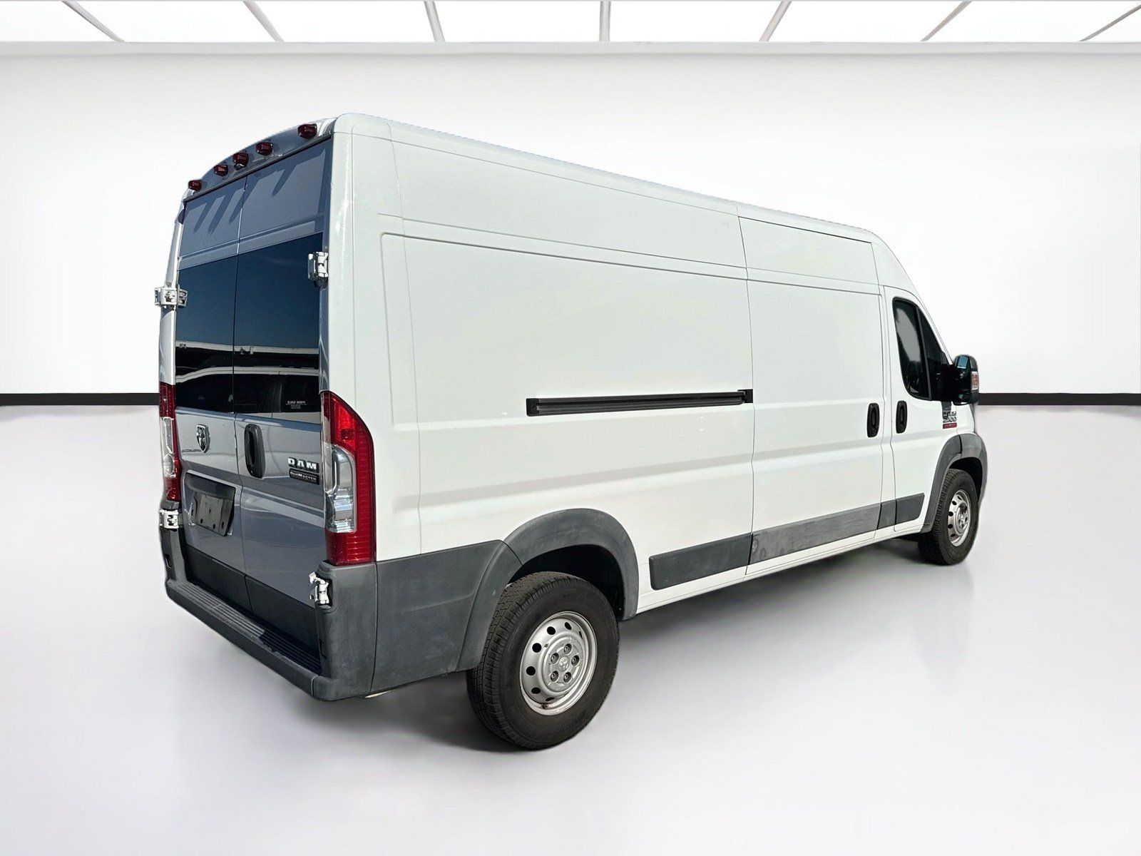 Used 2017 RAM ProMaster 2500 FWD image 4