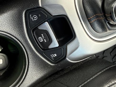 Used 2019 Jeep Compass Latitude AWD/4WD image 27