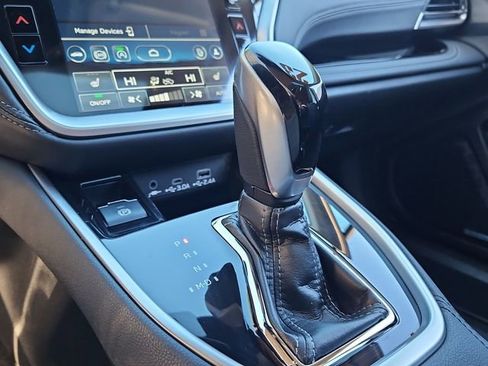 Used 2023 Subaru Outback Limited image 22