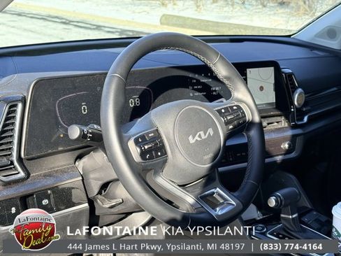 Certified 2024 Kia Sportage EX image 12