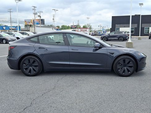 Used 2024 Tesla Model 3 Standard Range RWD image 4