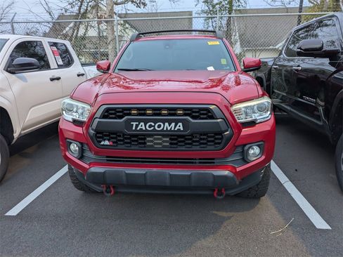 Used 2019 Toyota Tacoma SR5 image 2