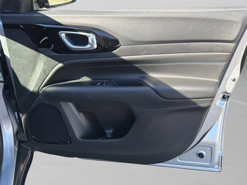 New 2026 Jeep Compass Latitude image 27