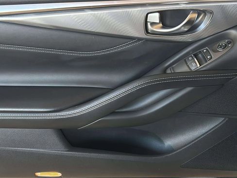 Used 2017 INFINITI Q60 2.0t w/ Moonroof Package image 43