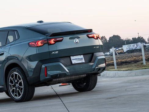 Certified 2024 BMW X2 xDrive28i image 6