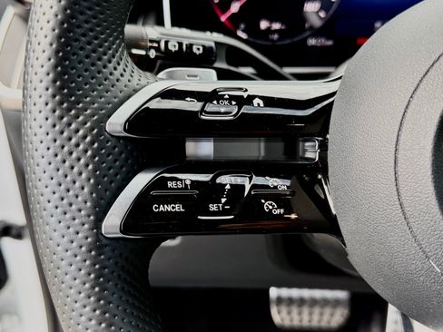 Used 2025 Mercedes-Benz GLC 300 image 33