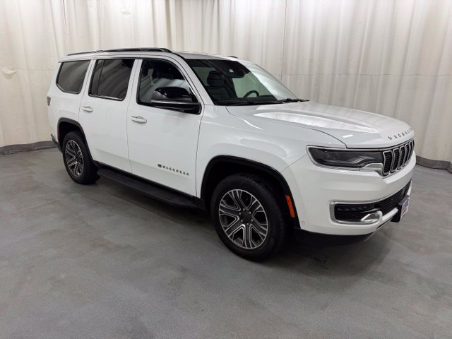Used 2024 Jeep Wagoneer Series II w/ Flexible Seating Group AWD/4WD image 1