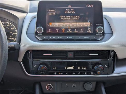 Used 2022 Nissan Rogue SV w/ SV Premium Package image 13