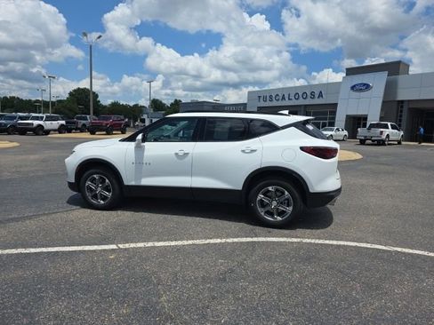 Used 2024 Chevrolet Blazer LT w/ Convenience Package FWD image 6