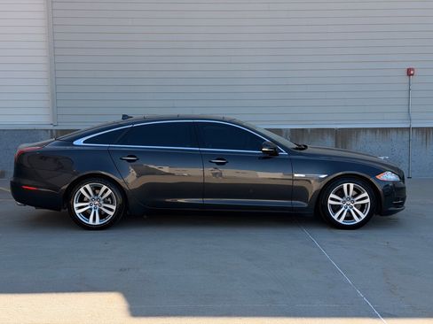 Used 2014 Jaguar XJ L Portfolio RWD image 2