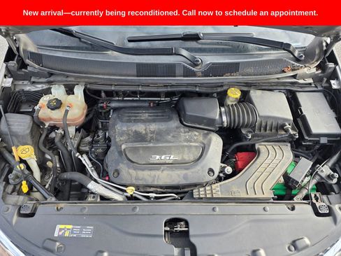 Used 2017 Chrysler Pacifica Touring-L image 11