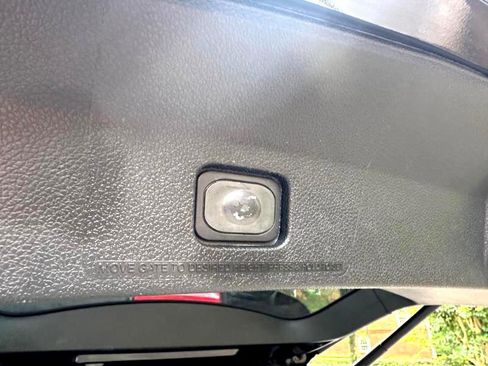 Used 2017 Ford Explorer Limited image 18