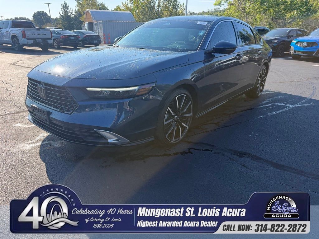 Used 2025 Honda Accord Touring image 1