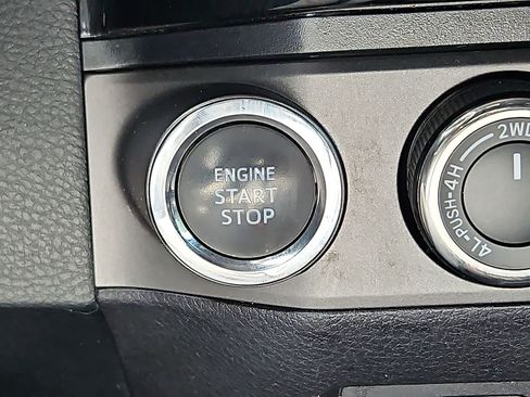 Used 2018 Toyota Tacoma TRD Off-Road AWD/4WD image 23