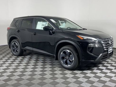 New 2025 Nissan Rogue SV image 2