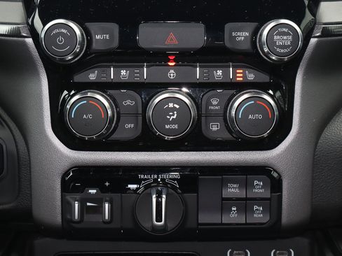 Used 2022 RAM 1500 Laramie image 11