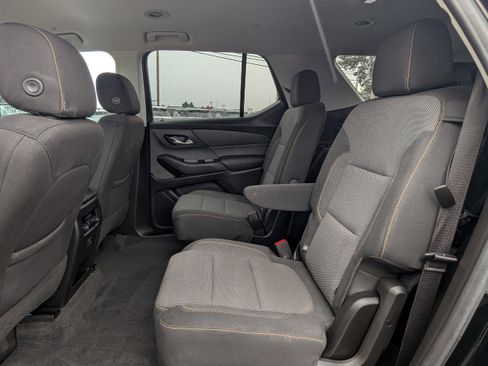 Used 2019 Chevrolet Traverse LT image 3