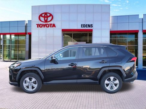 Used 2025 Toyota RAV4 XLE FWD image 6