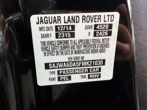 Used 2015 Jaguar F-TYPE R RWD image 19