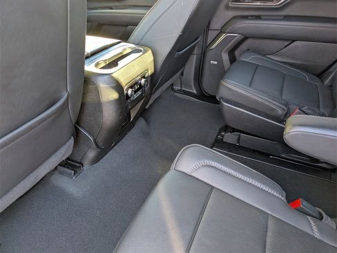 Used 2025 GMC Yukon Denali image 16