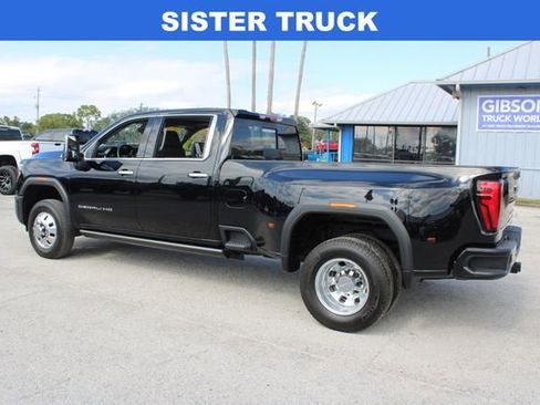 Used 2025 GMC Sierra 3500 Denali w/ Denali Reserve Package image 7