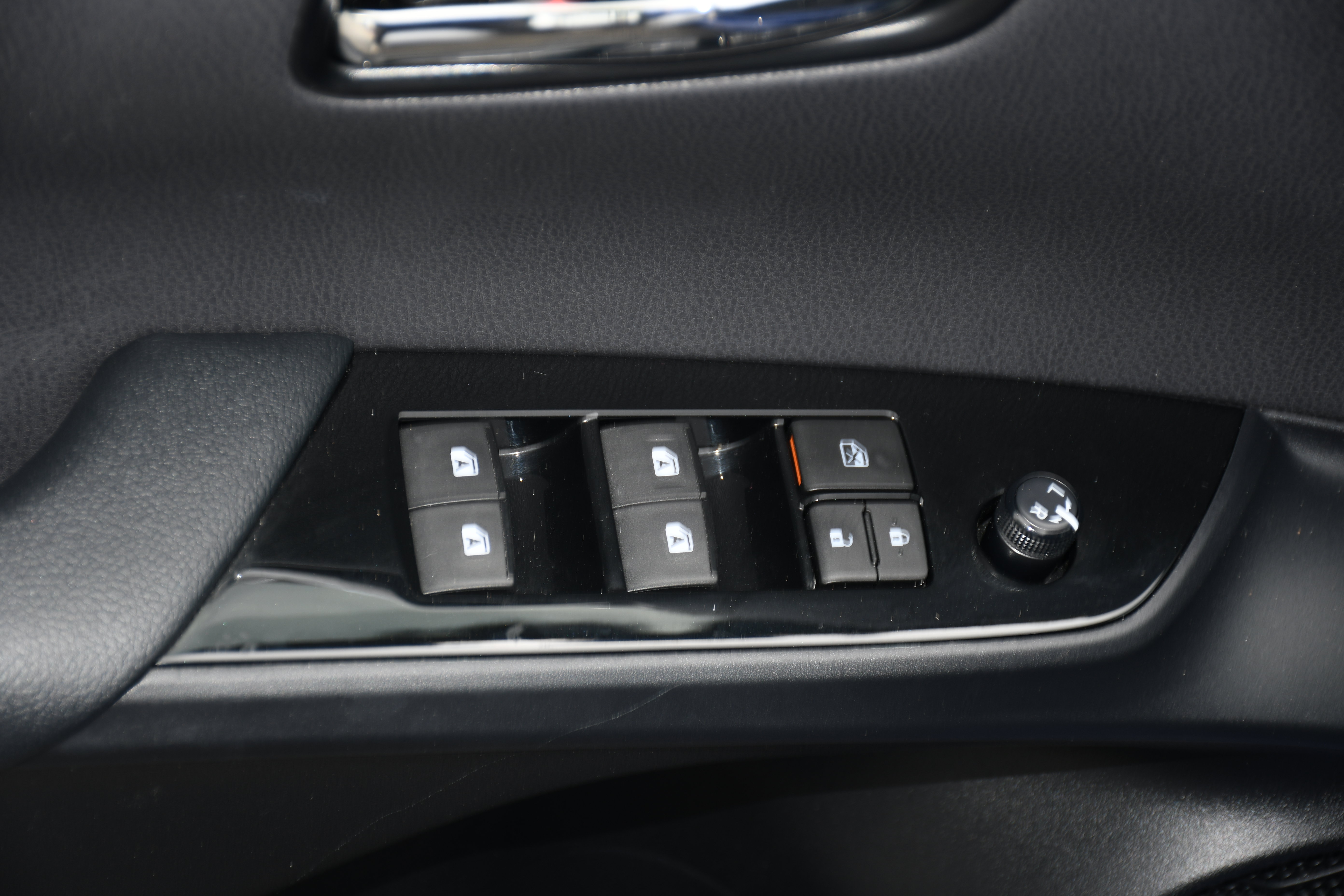 Used 2016 Toyota Prius Four Touring FWD image 10