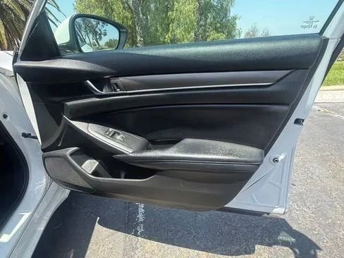 Used 2018 Honda Accord LX image 9