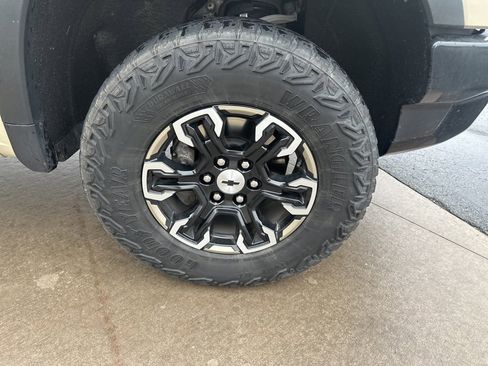 Used 2022 Chevrolet Silverado 1500 ZR2 w/ Technology Package image 14