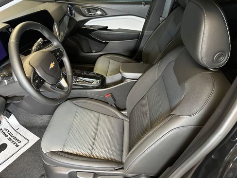 Used 2026 Chevrolet Trax LT w/ Driver Confidence Package FWD image 20