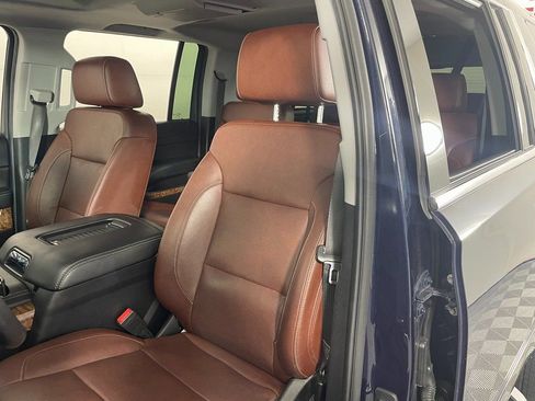 Used 2020 Chevrolet Suburban Premier w/ Premier Plus Edition image 25