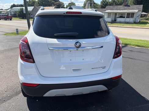 Used 2022 Buick Encore Preferred w/ Safety Package AWD/4WD image 4