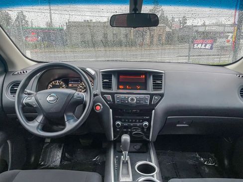 Used 2014 Nissan Pathfinder S FWD image 3