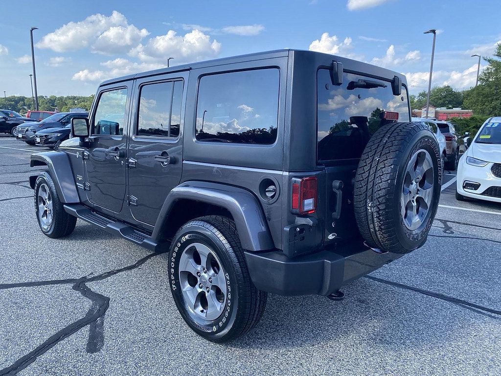 Used 2017 Jeep Wrangler Unlimited Sahara w/ Connectivity Group AWD/4WD image 6