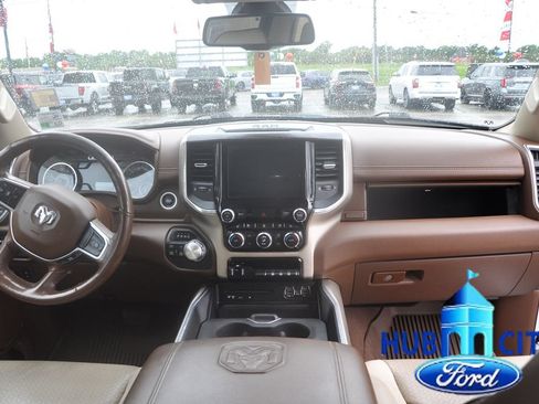Used 2019 RAM 1500 Laramie AWD/4WD image 18