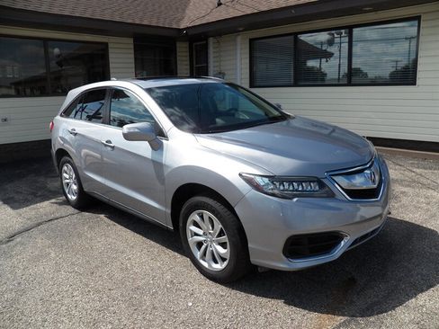 Used 2017 Acura RDX AWD image 2
