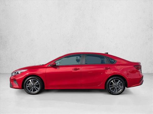 Used 2024 Kia Forte LXS image 9