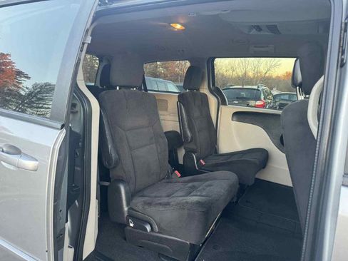 Used 2016 Dodge Grand Caravan SE w/ Quick Order Package 29E SE image 15