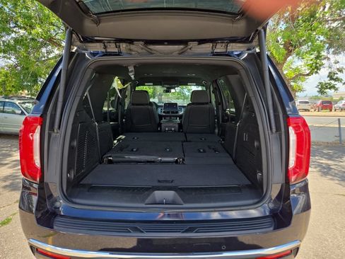 Used 2024 GMC Yukon SLT AWD/4WD image 18