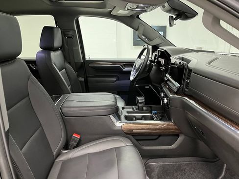 Used 2024 GMC Sierra 1500 Elevation w/ Elevation Premium Package AWD/4WD image 59