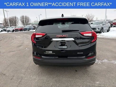 Used 2023 GMC Terrain SLE image 10